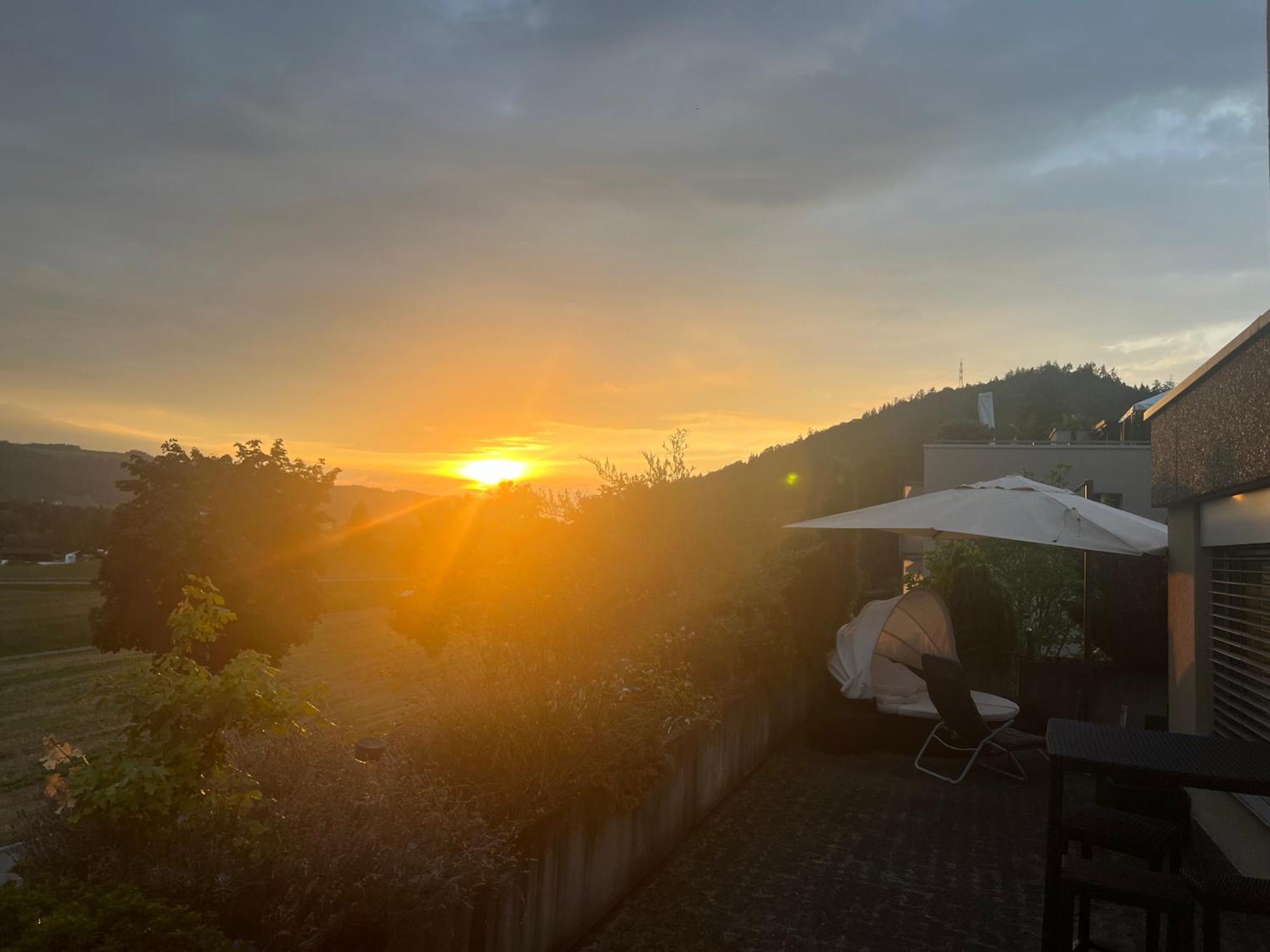 Chambre Spacieuse Et Confortable Avec Ecran Plat Oetwil an Der Limmat Exteriör bild