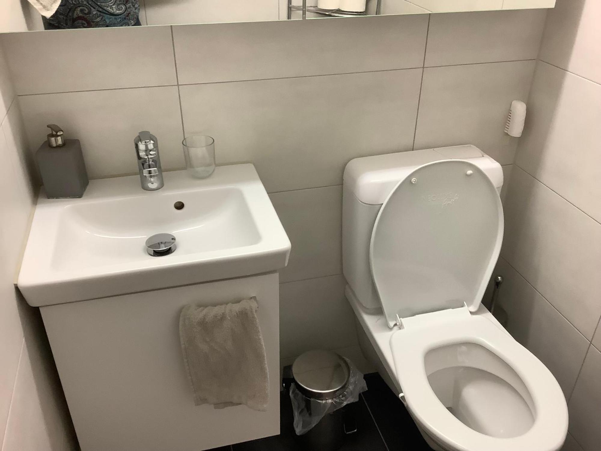 Chambre Spacieuse Et Confortable Avec Ecran Plat Oetwil an Der Limmat Exteriör bild