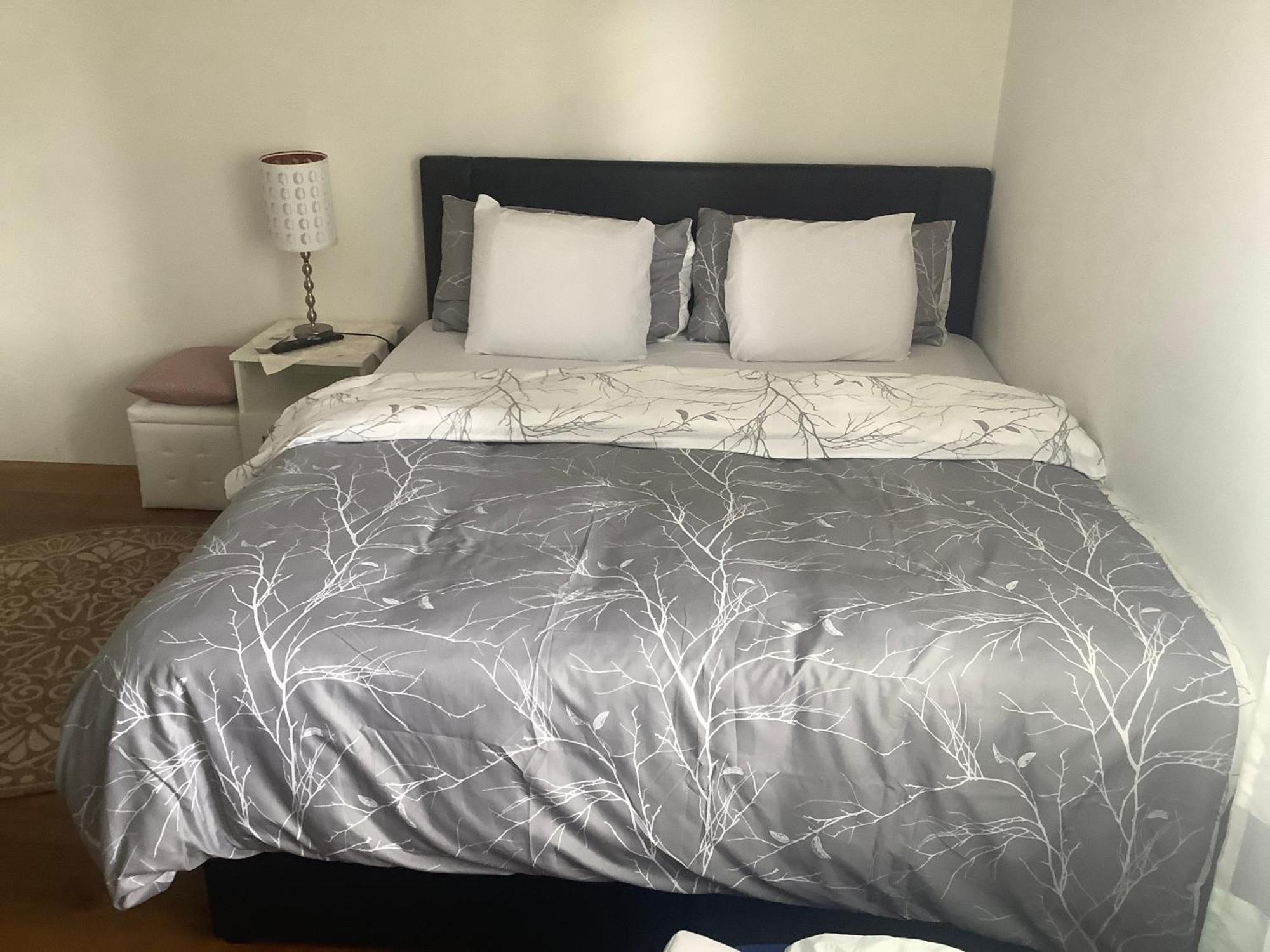 Chambre Spacieuse Et Confortable Avec Ecran Plat Oetwil an Der Limmat Exteriör bild